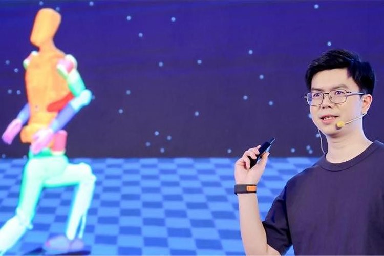 天才少年稚晖君AG恒峰机器人走路进场！AI模型做大脑，目标售价20万以内